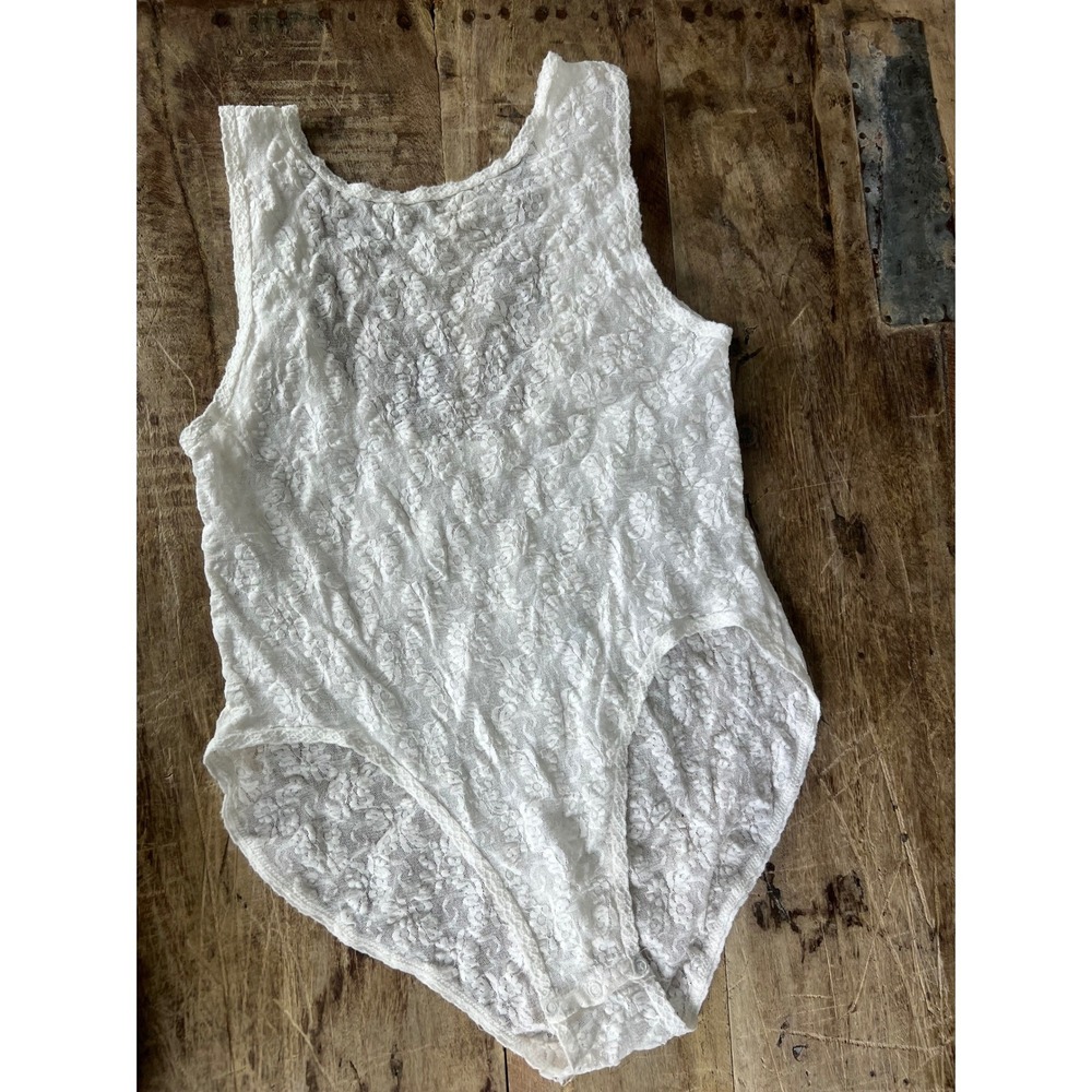 Gloria Vanderbilt Vintage White Floral Lace Sleeveless Bodysuit Scoop Back